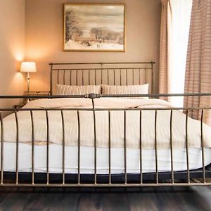 Uitgebreide Kamer met een King Size Bed